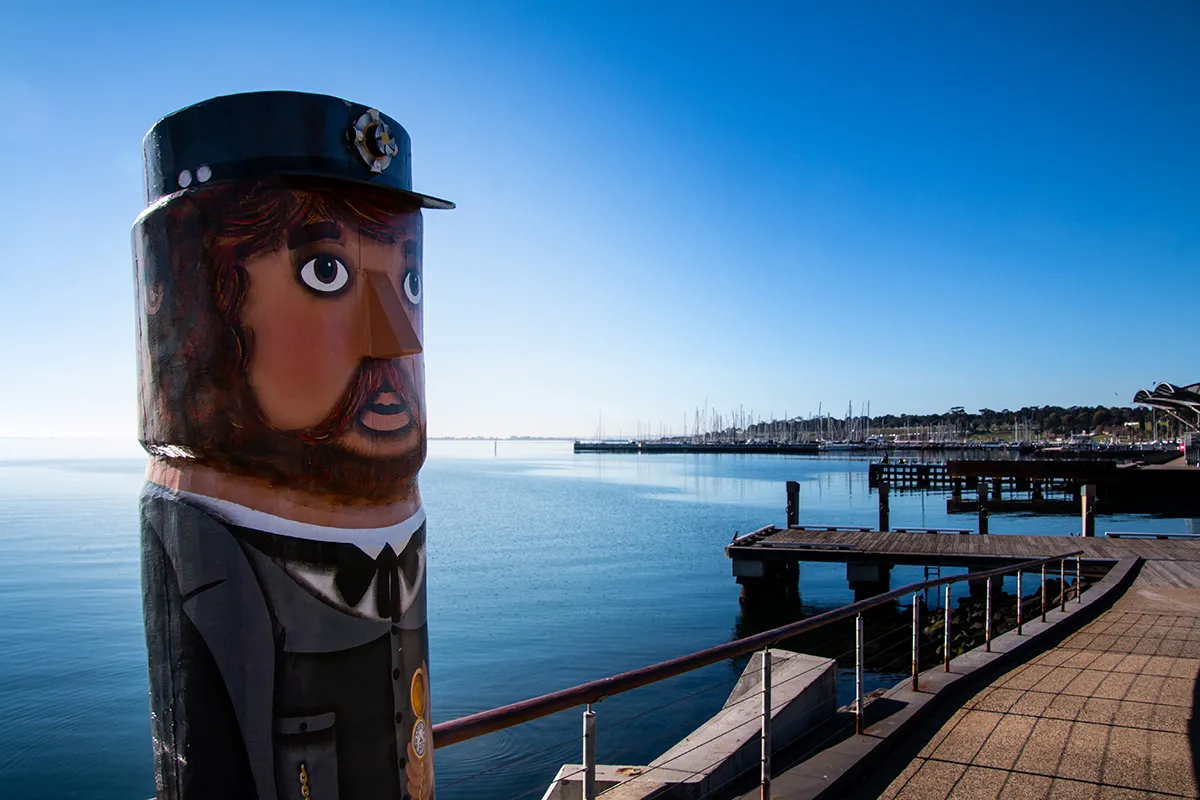 Guests on the Around the Bay sightseeing tour