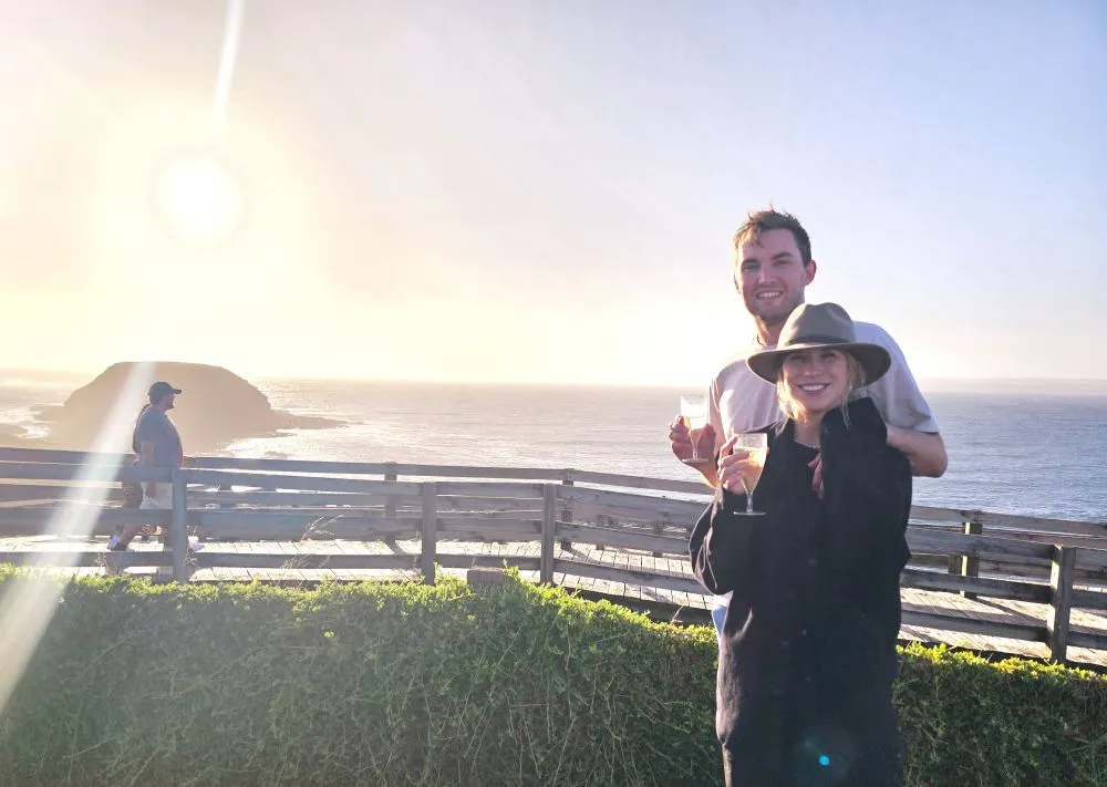 Couple at the Nobbies, Phillip Island